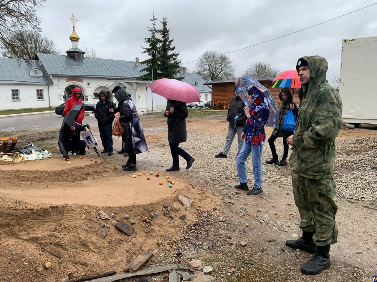 Псковичи показали, как на Пасху катали яйца | 25.04.2022 | Псков -  БезФормата