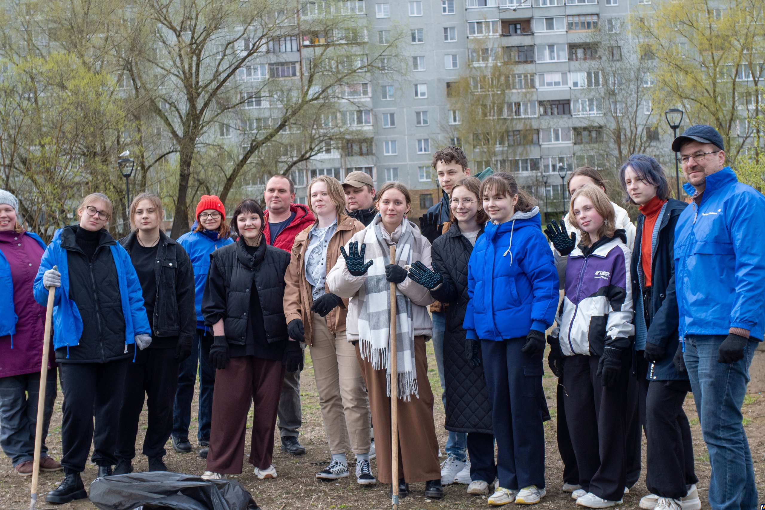 Участники экологического фестиваля «Чистый город» очистили набережную Милёвки от мусора всего за один час