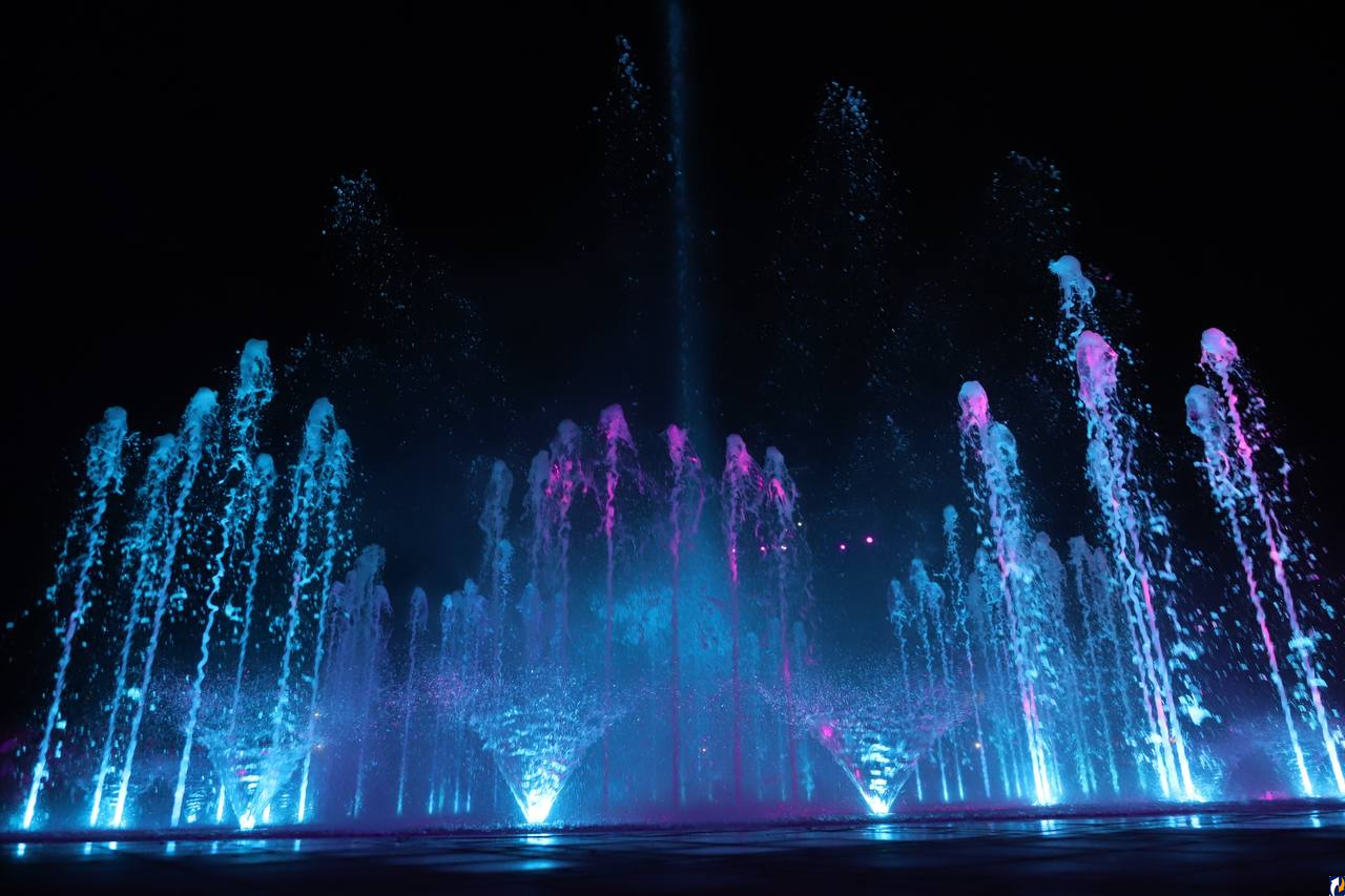 Уникальное шоу открытия мультимедийного фонтана подарили псковичам на День города